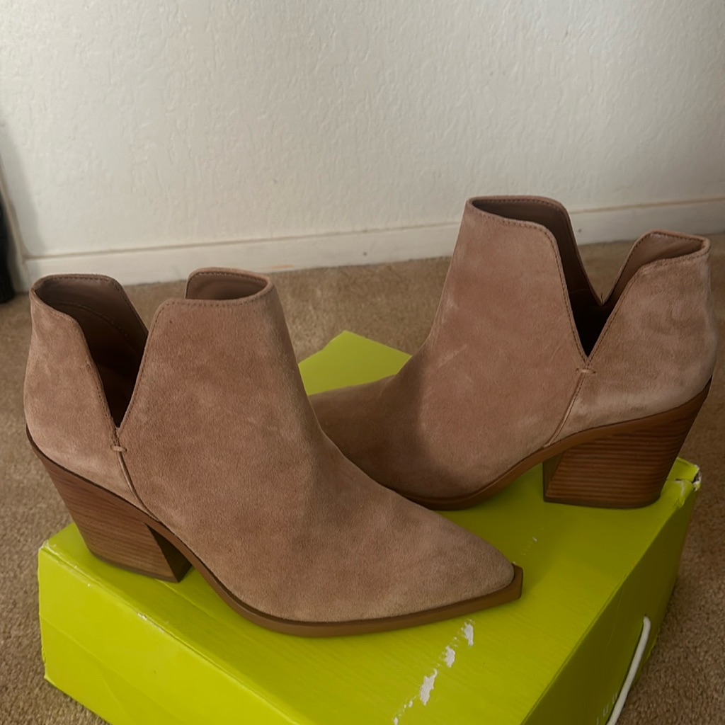 Gianni Bini Women’s Size 10 Suede Booties